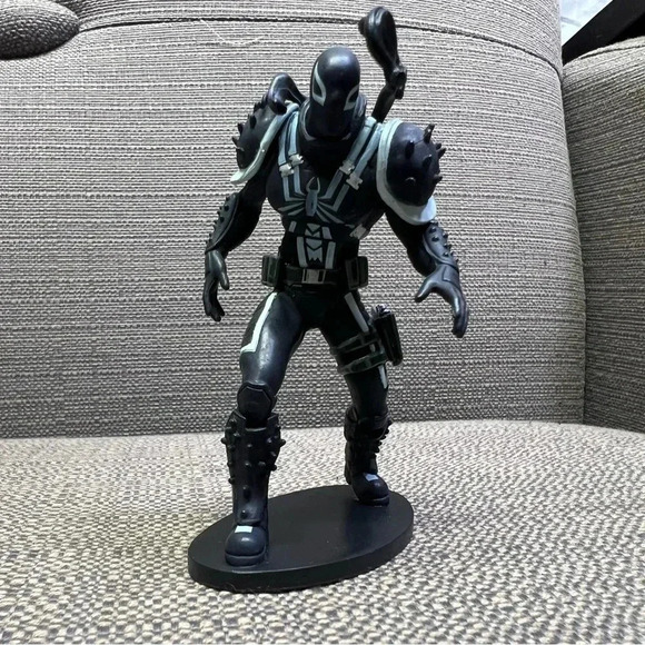 Disney Marvel Spider-Man Agent Venom 4-Inch Action Figure Cake Topper Black - Picture 1 of 5